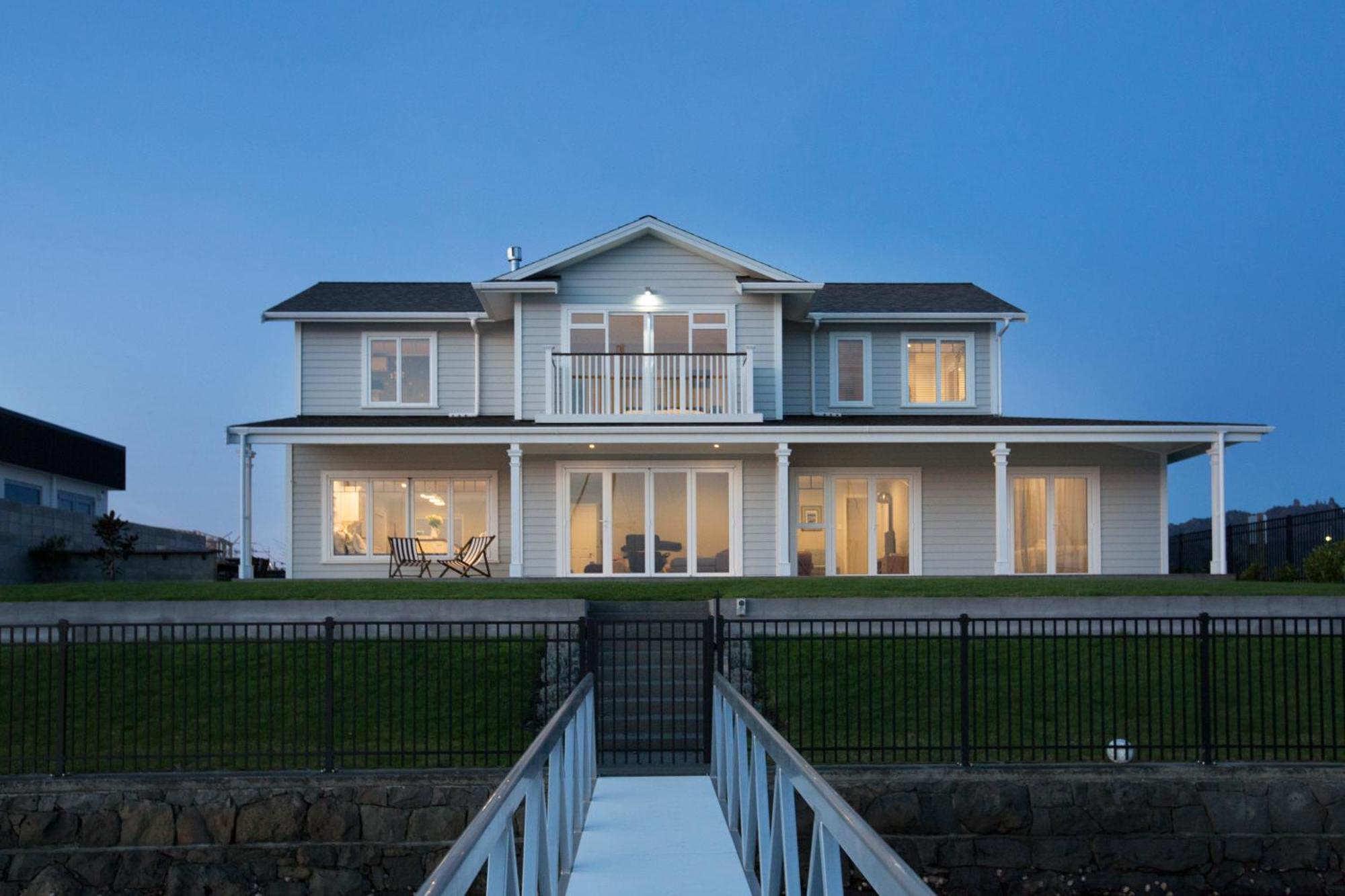 The Boathouse Apartment One Tree Point Екстериор снимка